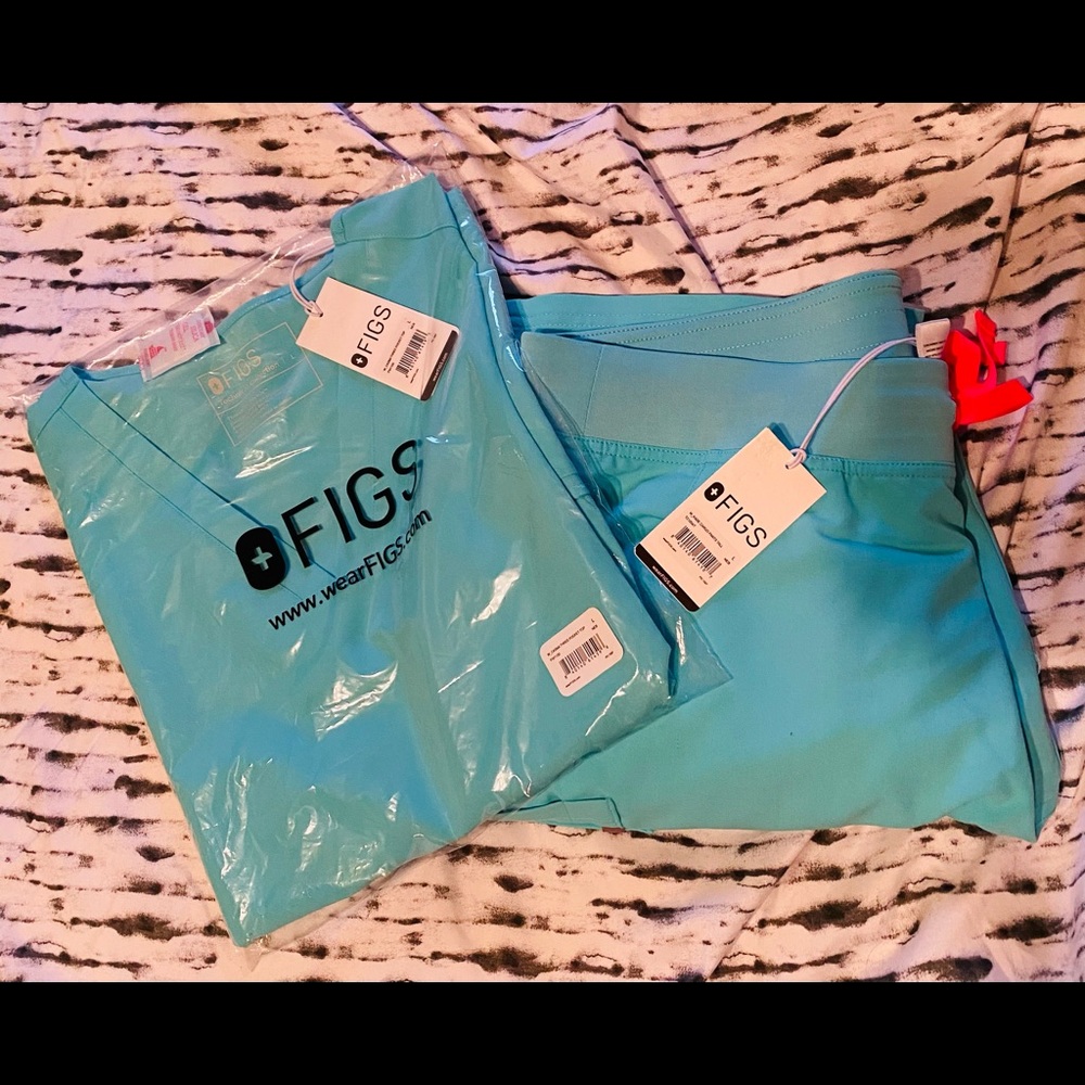 COPY - FIGS Neon Blue Large Tall scrub set
